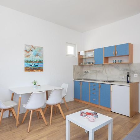 Apartments Near Central Beach With Free Parking Makarska Eksteriør billede