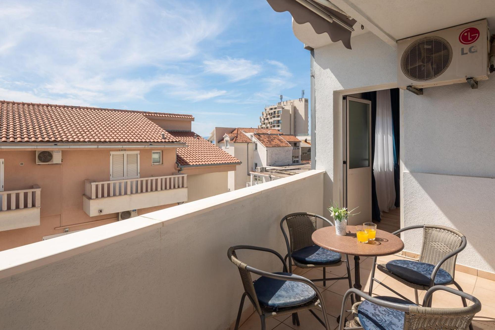 Apartments Near Central Beach With Free Parking Makarska Værelse billede