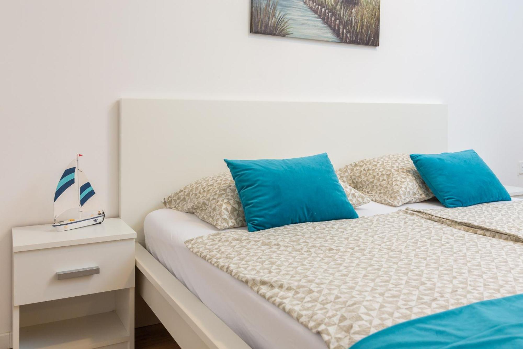 Apartments Near Central Beach With Free Parking Makarska Eksteriør billede