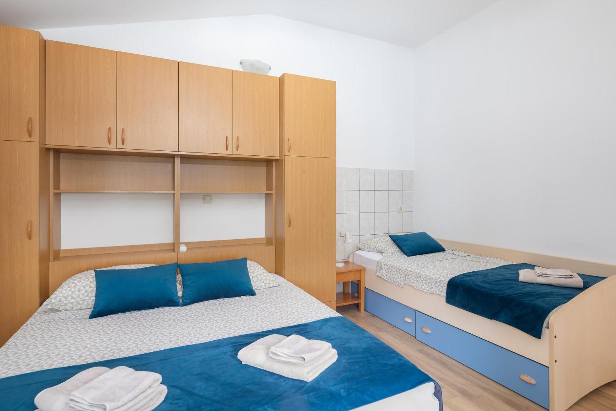 Apartments Near Central Beach With Free Parking Makarska Værelse billede