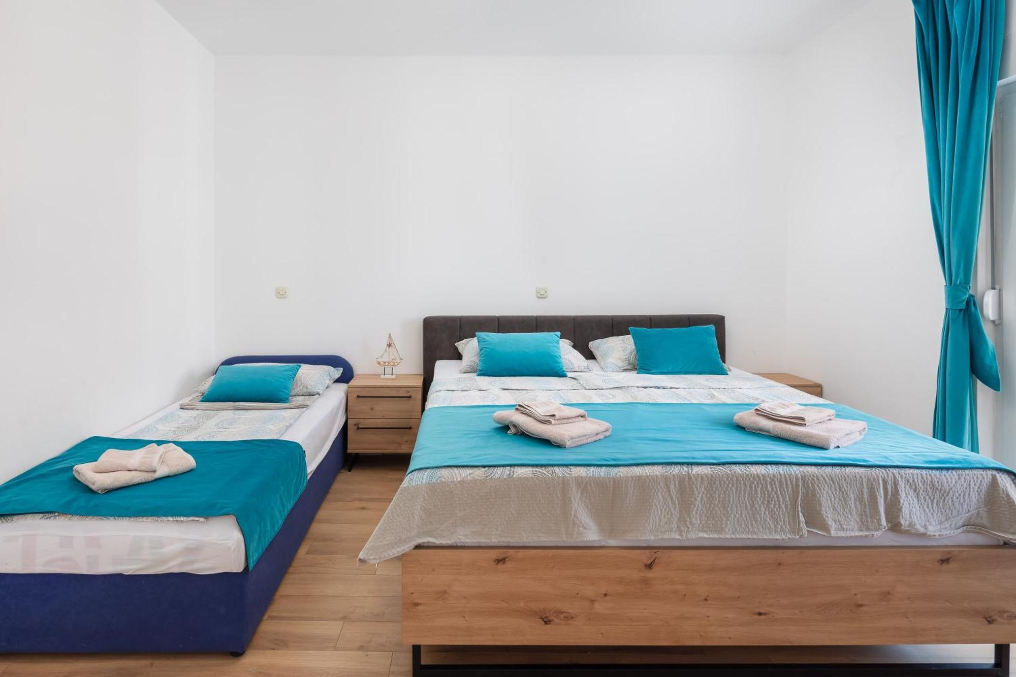 Apartments Near Central Beach With Free Parking Makarska Værelse billede